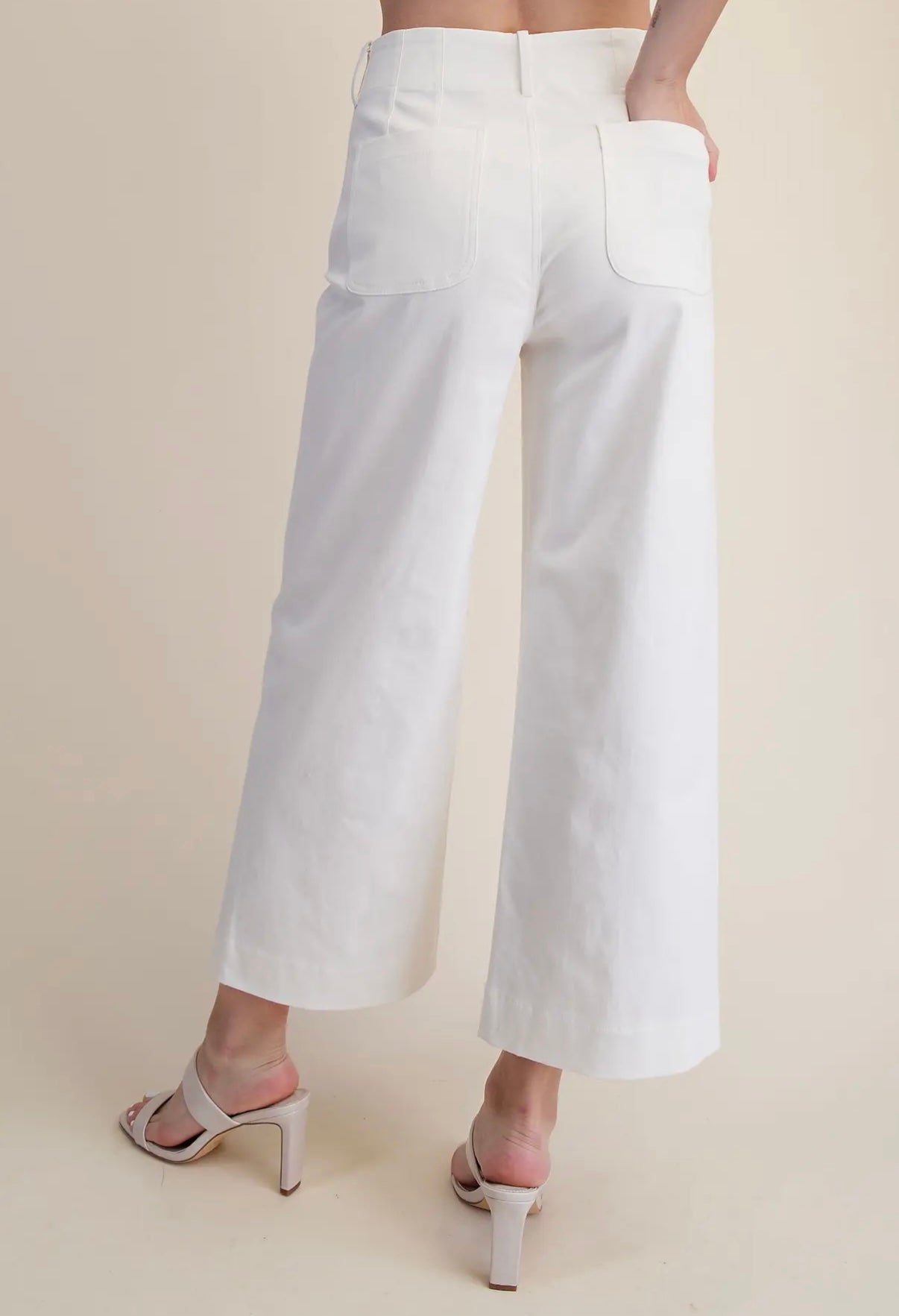 White cropped pants