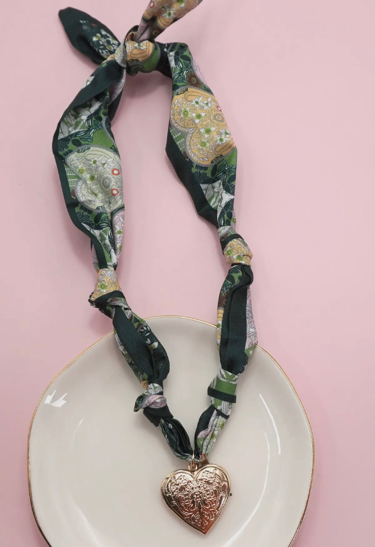 Scarf necklace
