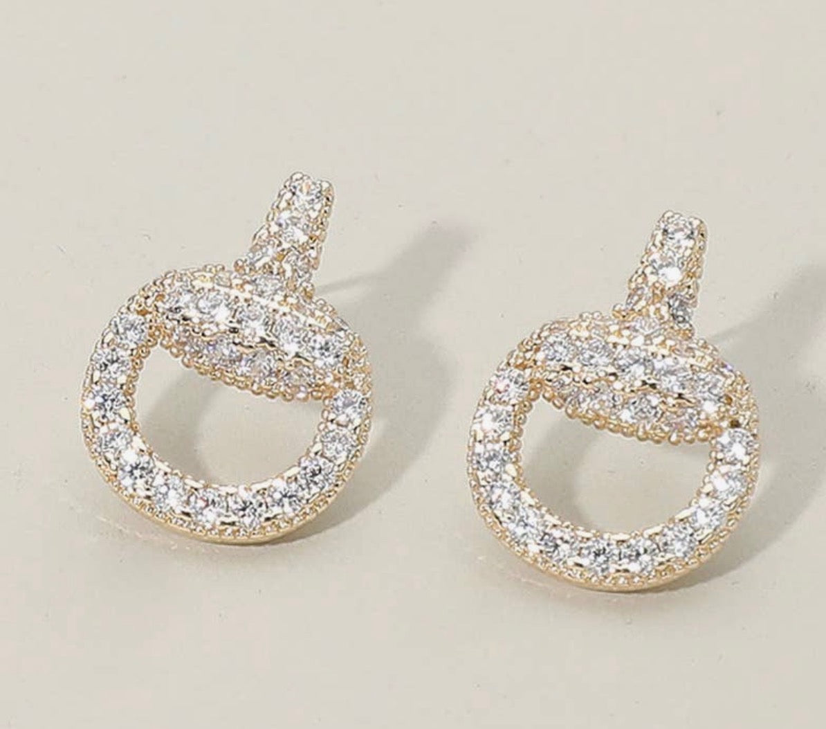 Round rhinestone stud earrings