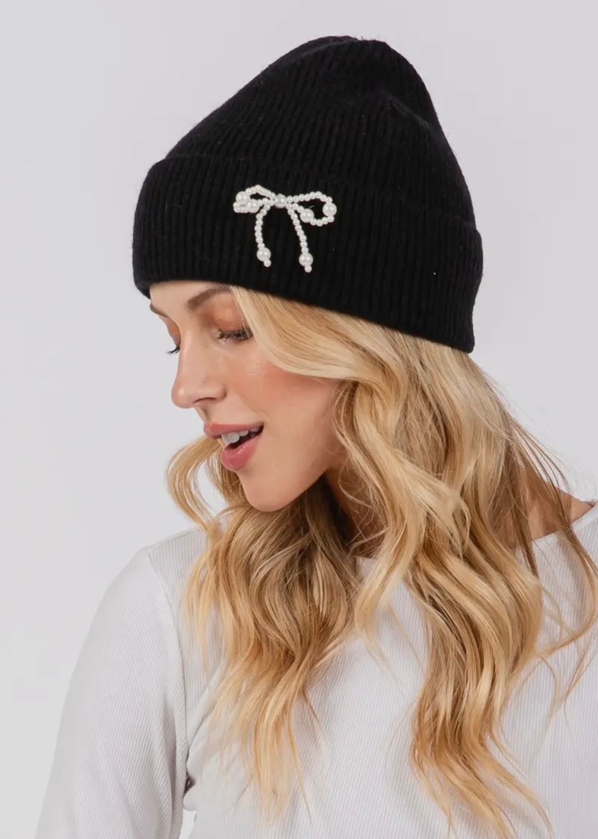 Pearl bow beanie