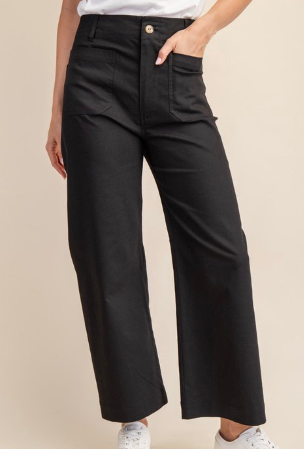 Black cropped pants