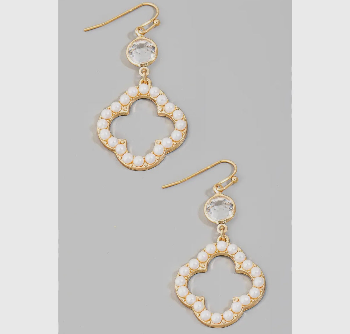 Pearl clover earrings