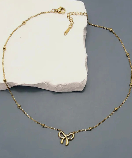 Dainty bow necklace