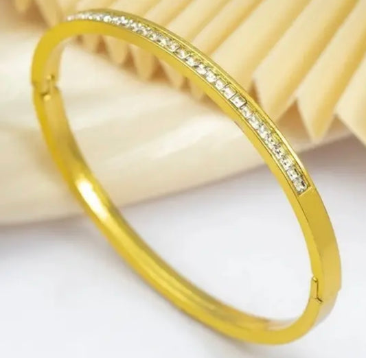 Gold rhinestone bracelet